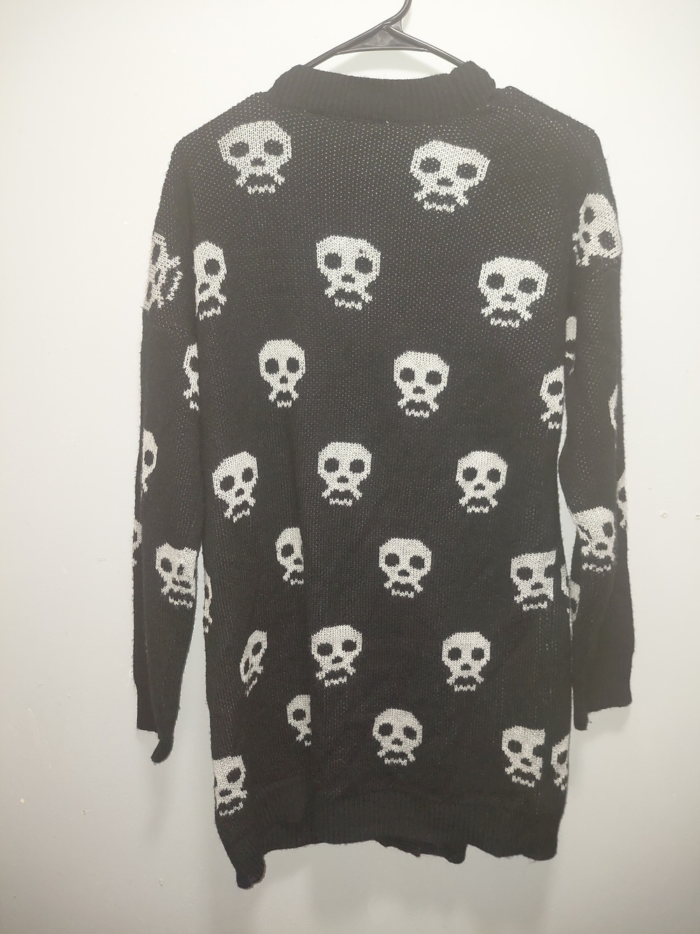 No Boundaries Black Cardigan with White Skull Pattern Large - Picture 6 of 6